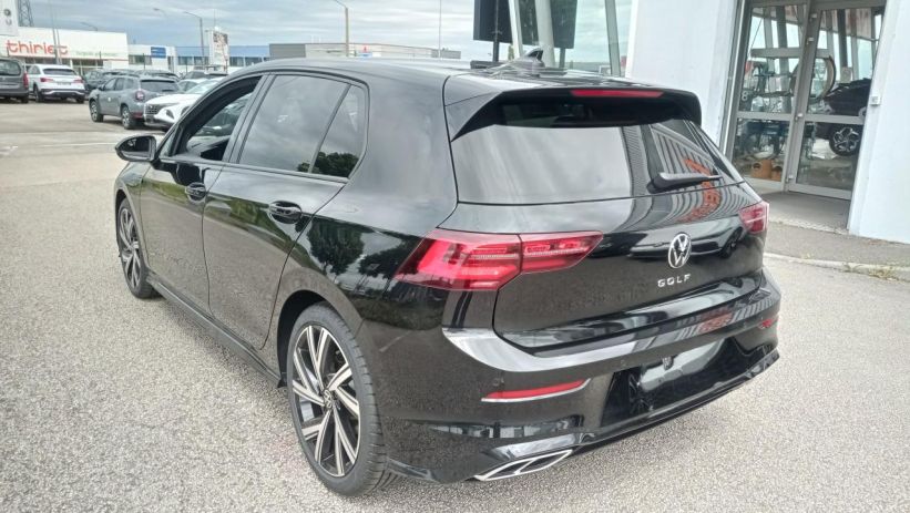 Aperçu du véhicule : R-LINE 2.0 TDI 150CV DSG 7  + LED MATRIX + JA 18 + NEUF 0KM