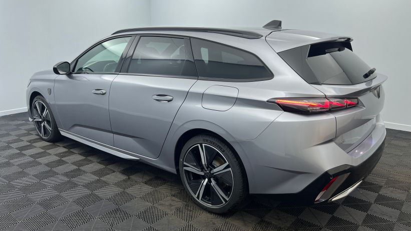 Aperçu du véhicule : PHEV 180 e-EAT8 GT Gris Artense avec 6900€ d'équipements inclus