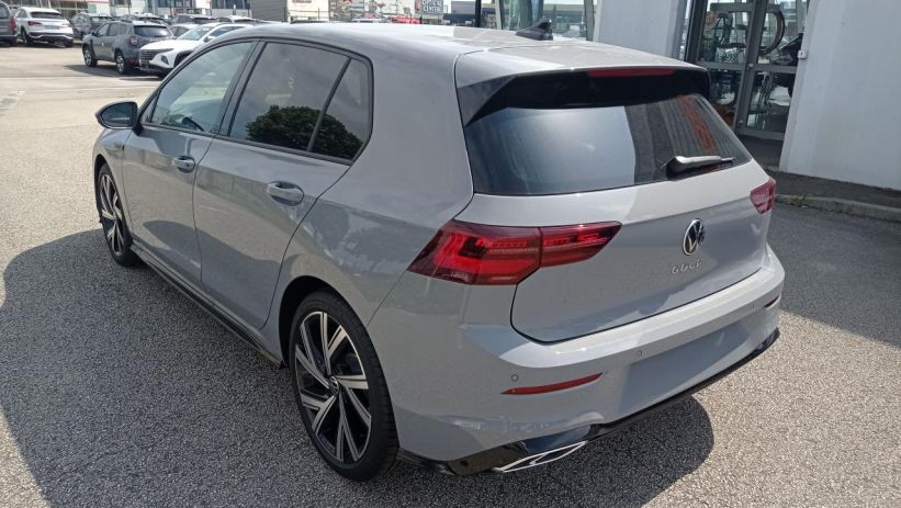 Aperçu du véhicule : R-LINE 2.0 TDI 150CV DSG 7  + LED MATRIX + JA 18 + NEUF 0KM